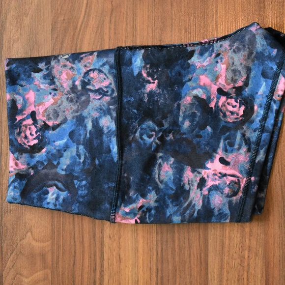 Lululemon Boogie Short (Roll Down) *Full-On Luon - Picture 4 of 6